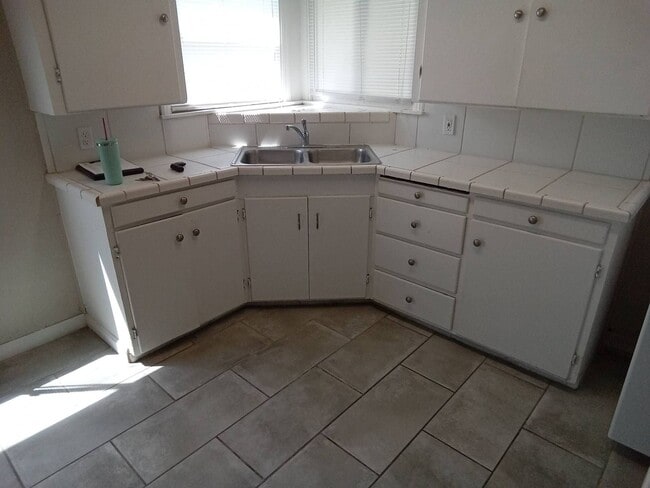 Photo - 1280 High St Unit 1