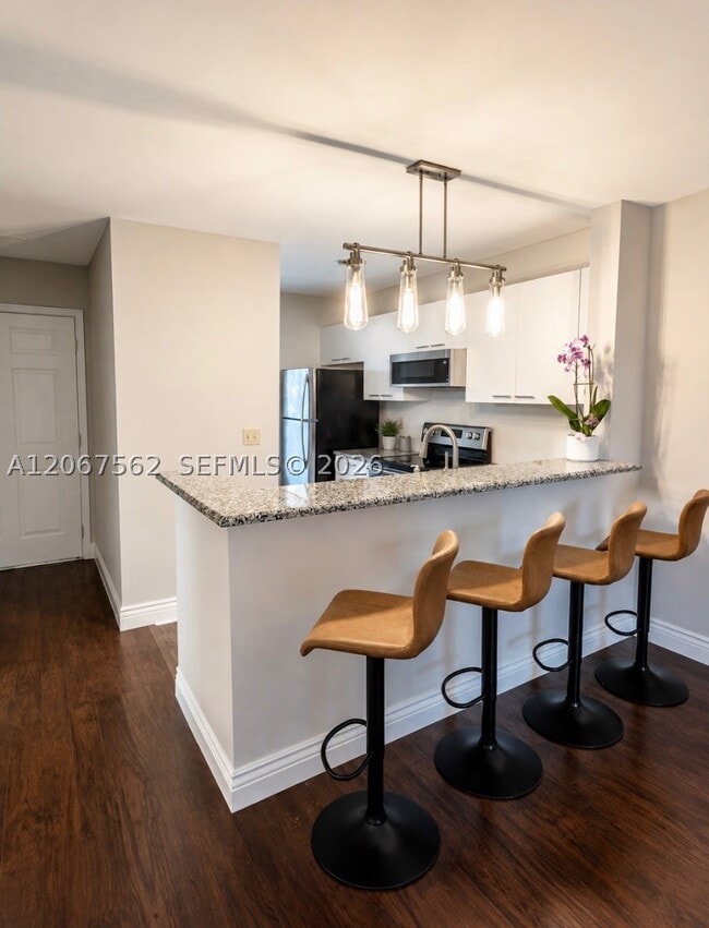 Building Photo - 4847 Palm Hill Dr Unit 1021