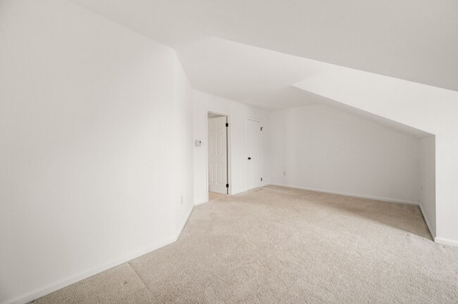 Photo - 302 Pinebrooke Cir