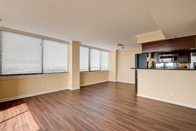 Building Photo - 3525 Sage Rd Unit 1703 Rental