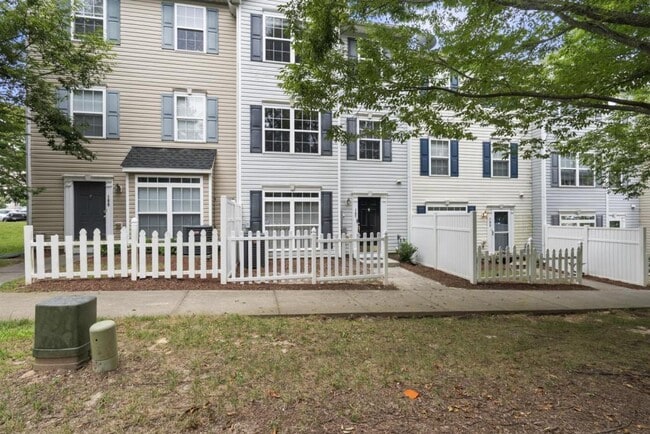 Photo - 3011 Barrymore St