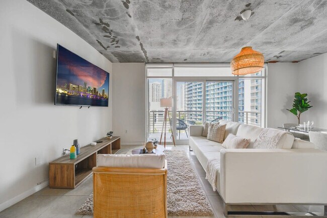 Photo - 3250 NE 1st Ave Unidad FL9-ID1022235P