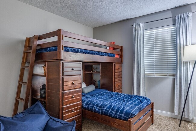 2 BR, 2 BA (The Sands) - 910 pies cuadrados - 2900 Lux Apartment Homes