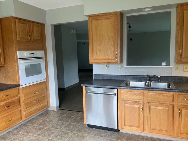 Photo - 2 Bedroom Townhome in Fairport Available October 1! Unidad 1