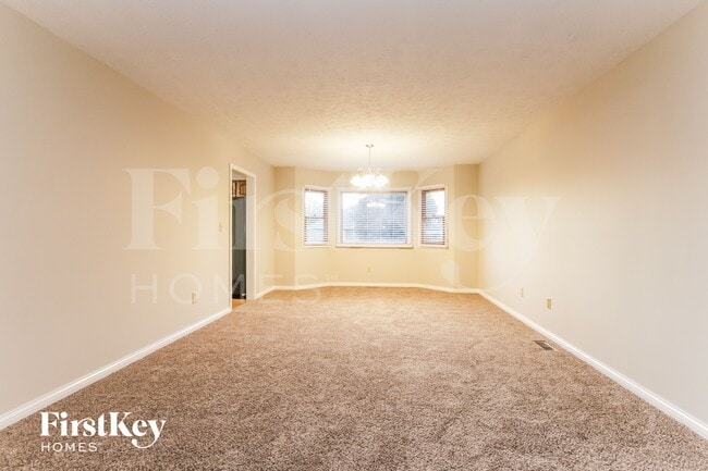 Photo - 458 Pebble Way