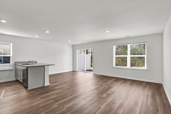 Photo - 3202 Lobelia Ln