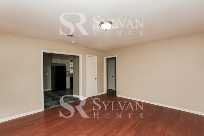 Photo - 669 Upper Darby Rd