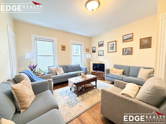 Photo - 61 Falkland St