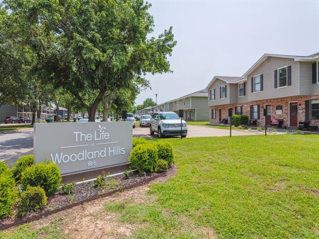 The Life at Woodland Hills - The Life at Woodland Hills Apartamentos