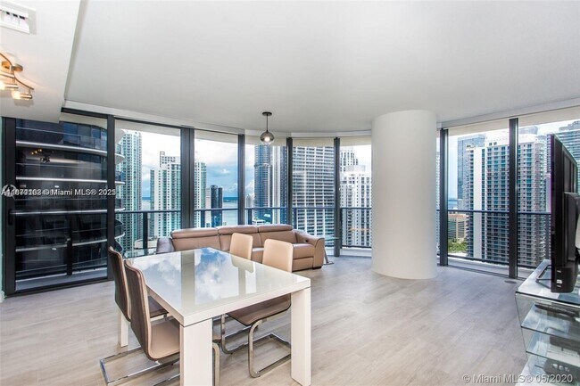 Building Photo - 55 SW 9th St Unit 2903 Rental