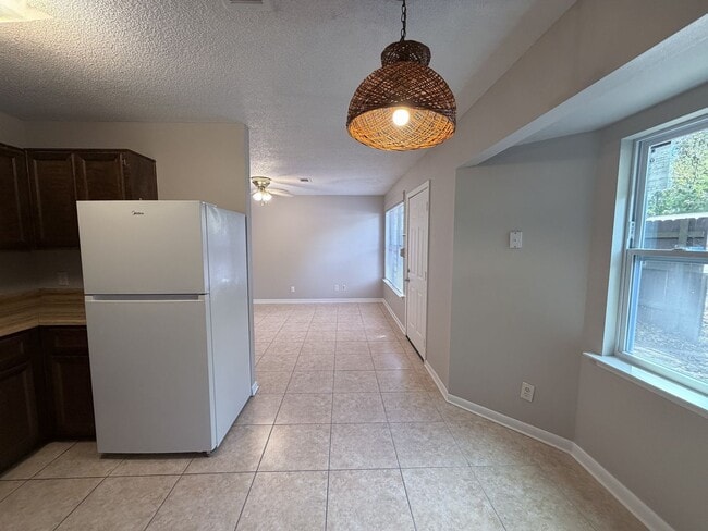 Photo - 2 Bedroom 1 Bath in Milton Available for Rent!