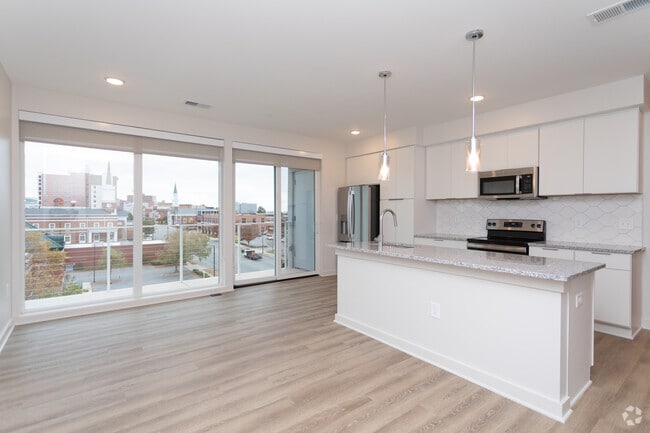 2BR, 2BA - 1,020SF
