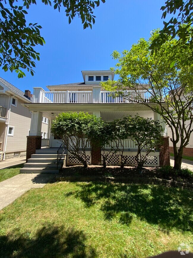 Building Photo - 1583-1585 Warren Rd Unit 2 Rental