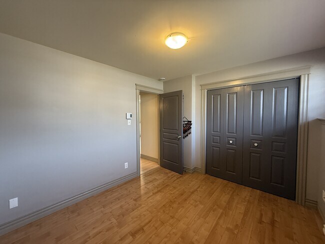64 Danny St