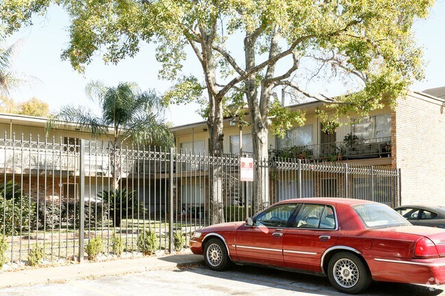 Photo - Plazawood Apartments