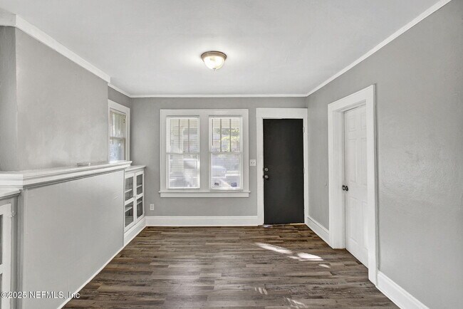 Photo - 1431 W 26th St