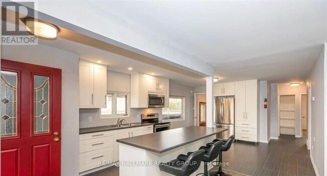 Photo - 1387 Sault St