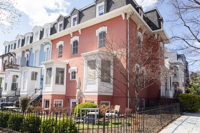 Building Photo - 1700 V St NW Unit 4