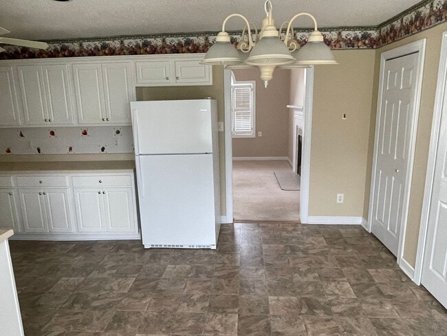 Photo - 3 Bedroom 2 Bath Single Family House - Fen...