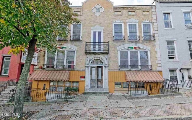 Building Photo - 164 Madison Ave Unit 3