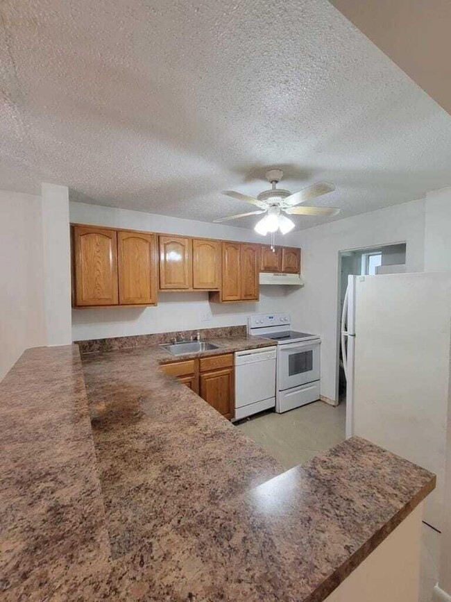 Photo - 7900 S Colony Cir Unidad 109 Rental