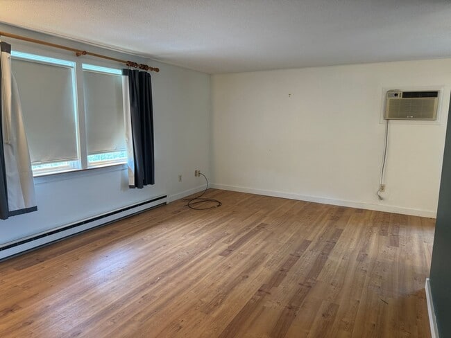 Photo - 2 bedroom condo 3.5 miles from Dartmouth