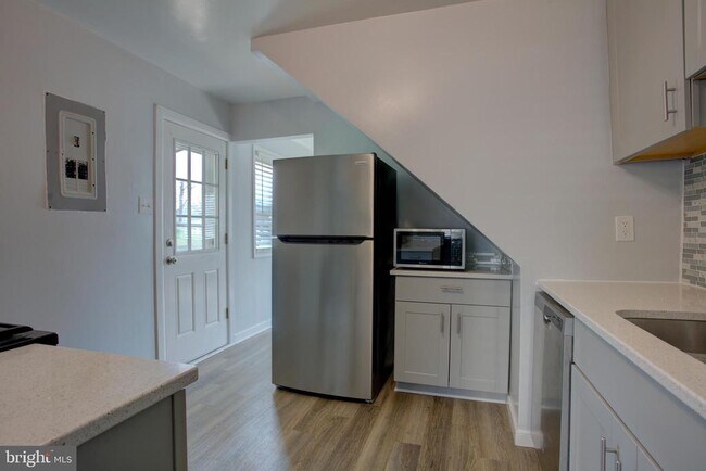 Photo - 232 Cabbel Dr