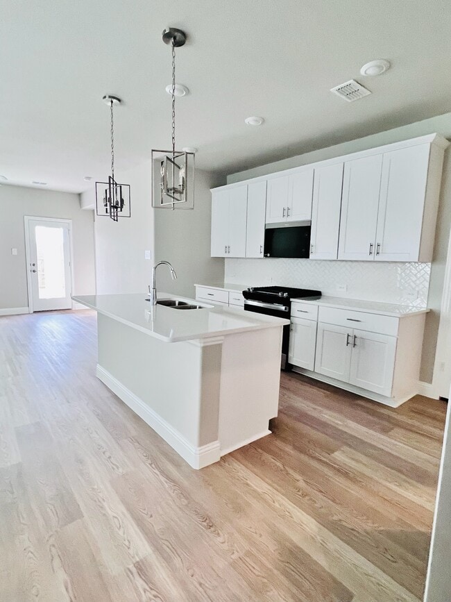 Photo - 1202 Booker Dr