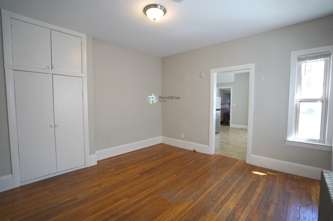 Photo - 218 Banks St Unit 7