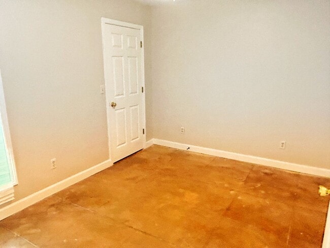 Photo - Lovely Cottage Just South of Campus