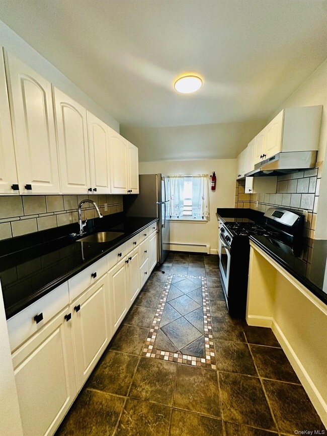 Photo - 94-03 75th St