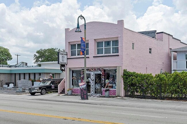 Photo - 521 N Dixie Hwy