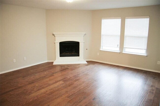 Photo - 3613 Dove Ln