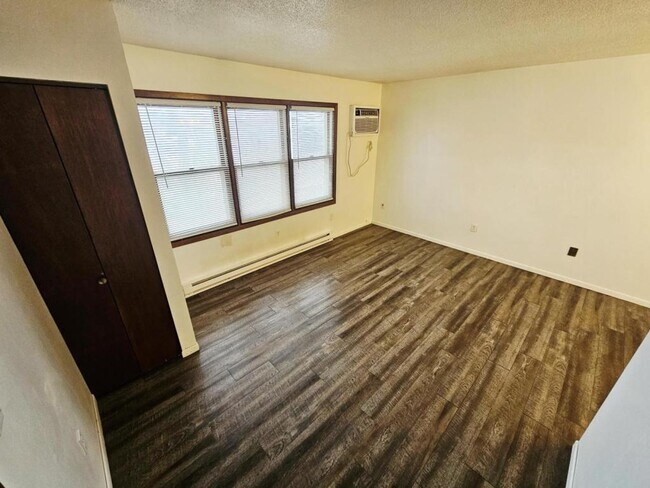 Photo - 309 W Washington Ave