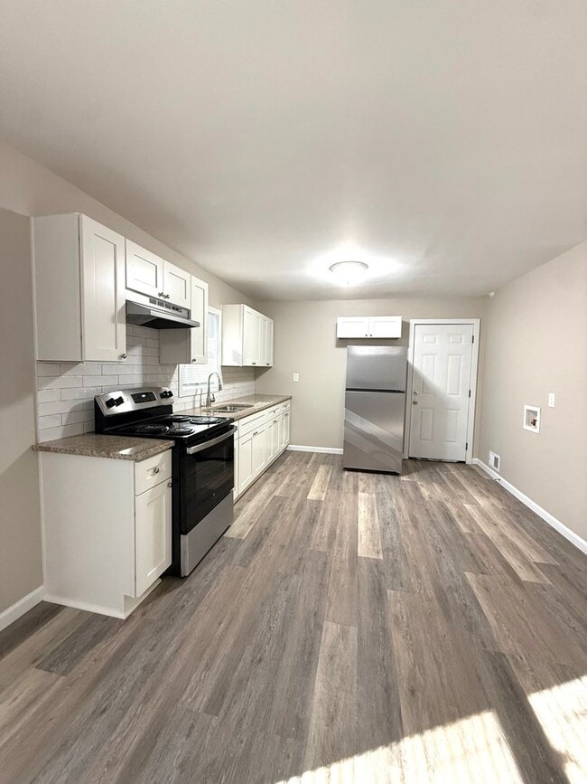 Photo - RENOVATED DUPLEX!