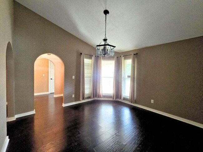Photo - 401 Evans Rd