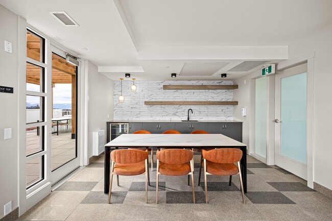 Resident Lounge with Wet Bar - 500 Asher