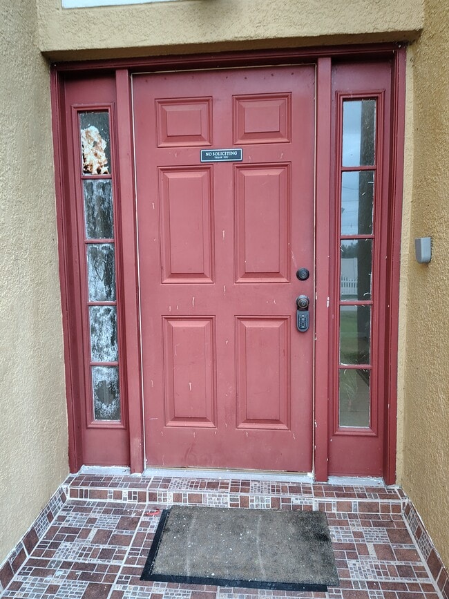 Photo - 302 Aylesbury Ct