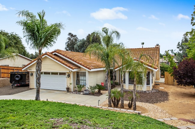 Photo - 24905 Abalar Way