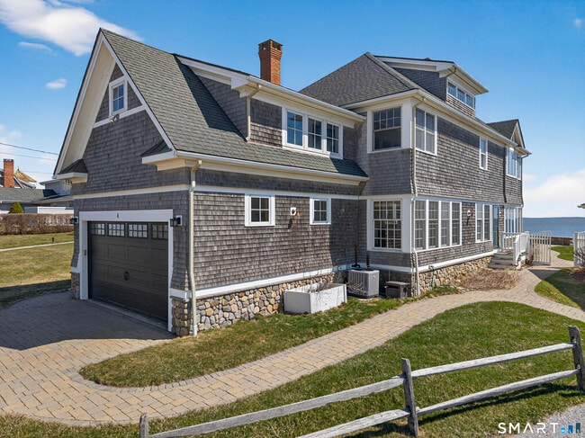 Building Photo - 4 Point Rd