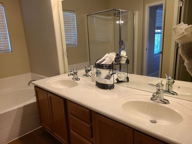 Photo - Fully Furnished 3 Bedrooms 2 Car Garage with Community Pool & Spa