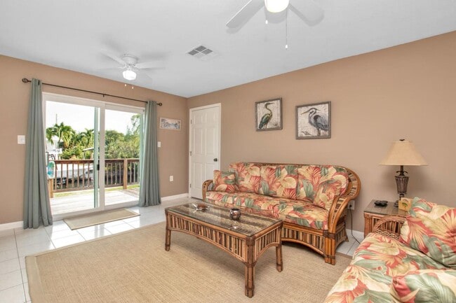 Photo - 1635 Pandorea Ln