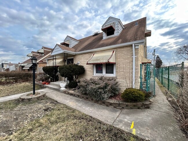 Building Photo - 16155 Honore Ave Rental
