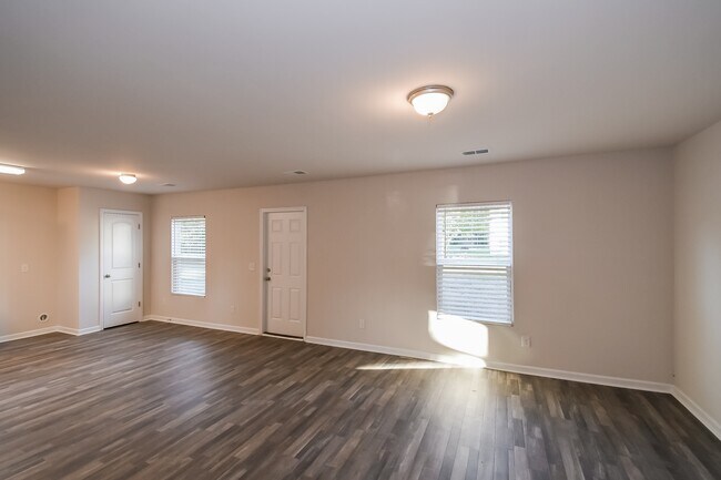 Photo - 222 Saddle Brooke Trce