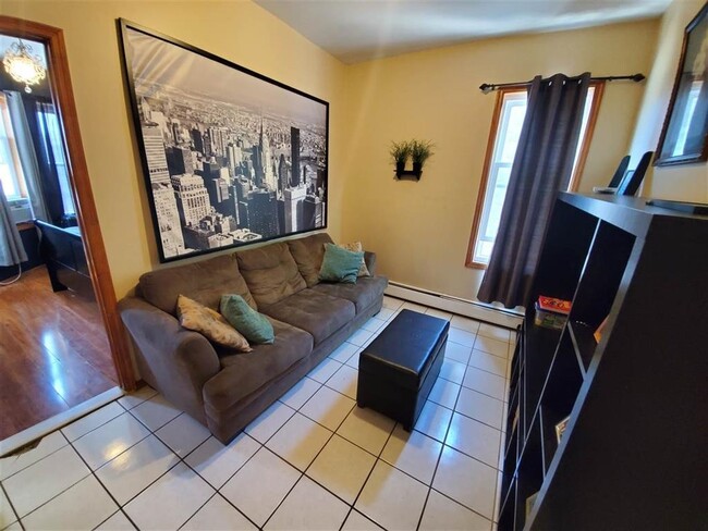 Photo - 249 Arlington Ave Unidad 2