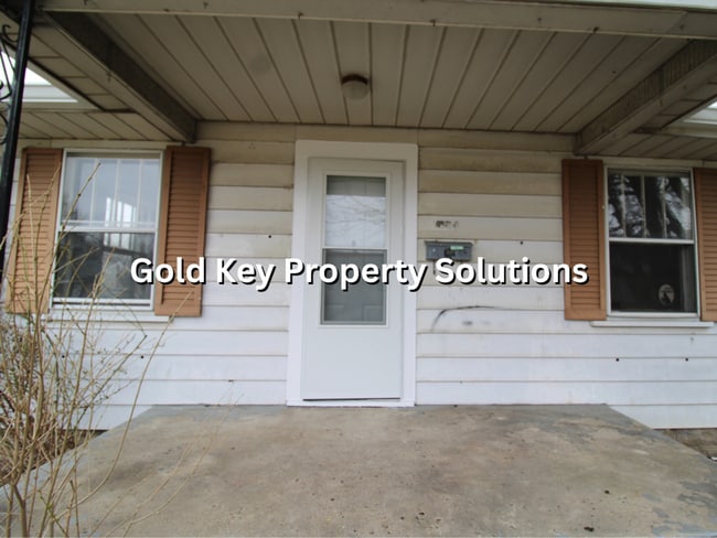 Photo - Updated 2 Bed 1 Bath Home for Rent (NO SECTION 8)