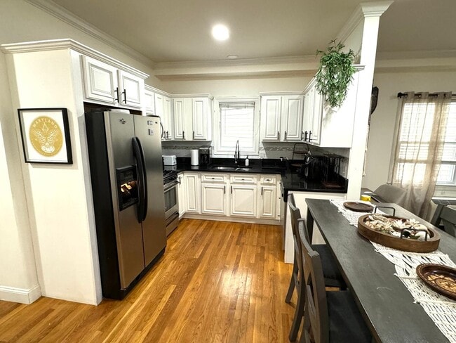 Building Photo - 301 68th St Unit 1 Rental