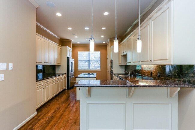 Photo - 1714 Van Buren St