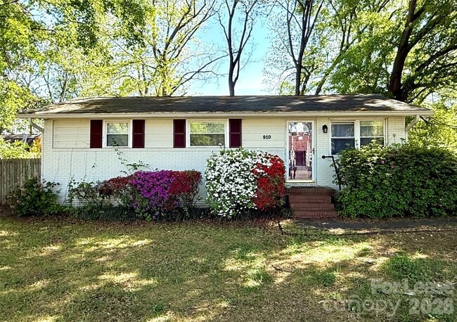 Building Photo - 910 Edgemont Ave