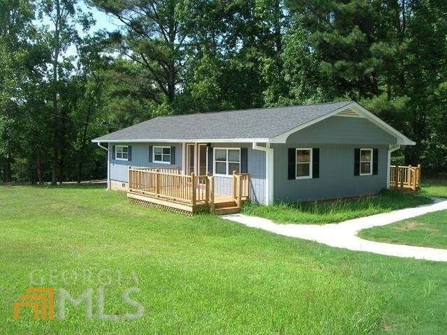 Building Photo - 133 Oak Lake Rd